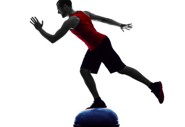 挑战你的平衡感—BOSU半圆平衡球